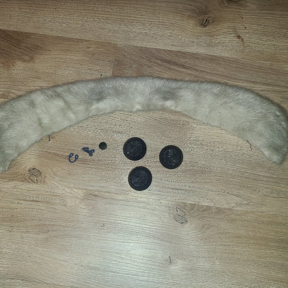 Vintage 1940'2 50's Large Coat Buttons & Mink Collar From a MCM Coat Wonderful!